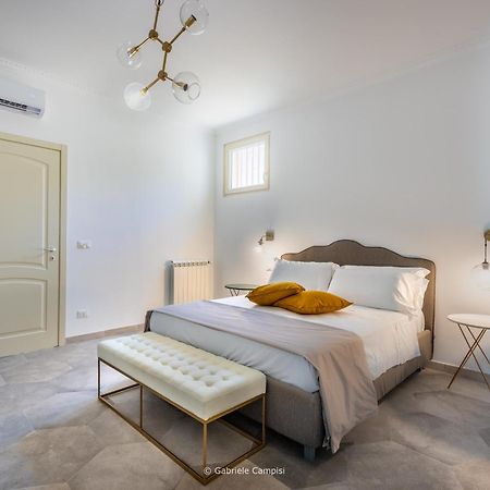 Alma Suite Noto Buitenkant foto